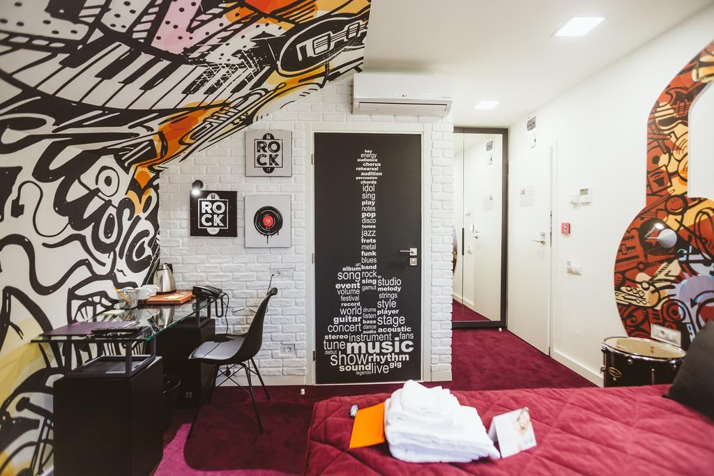 Lol Et Lola Hotel Cluj-Napoca Exterior photo